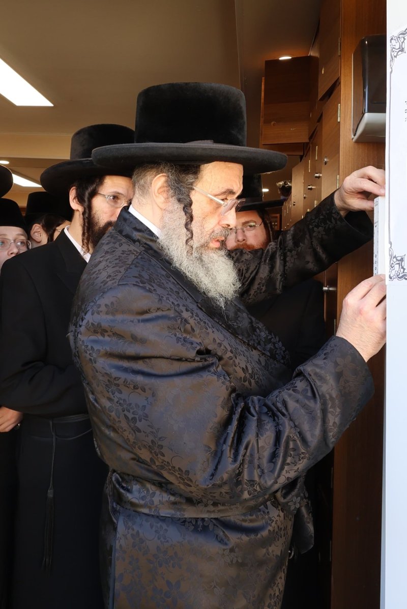 באדיבות המצלם