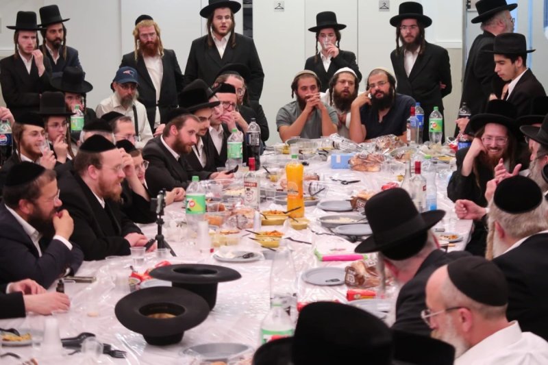 באדיבות המצלם