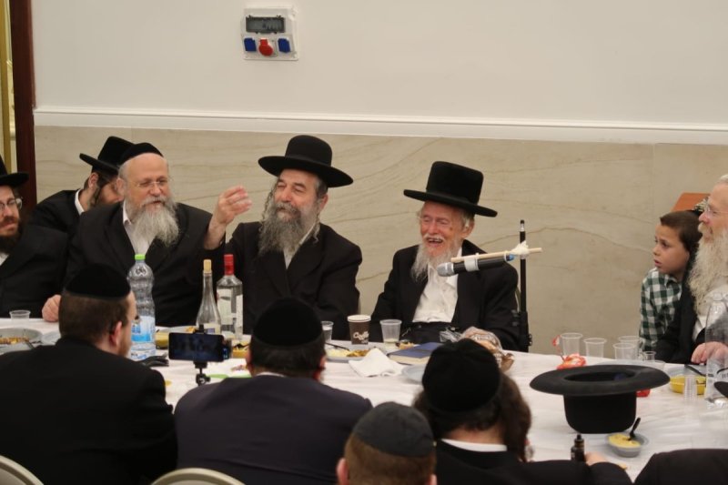 באדיבות המצלם