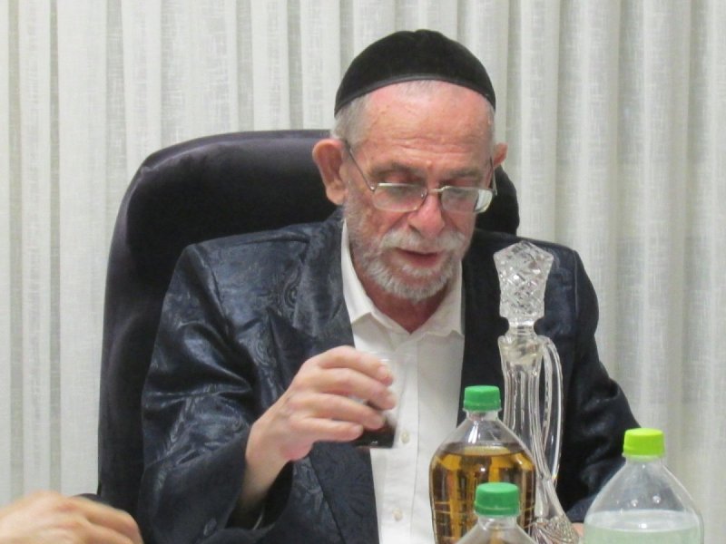 באדיבות המצלם