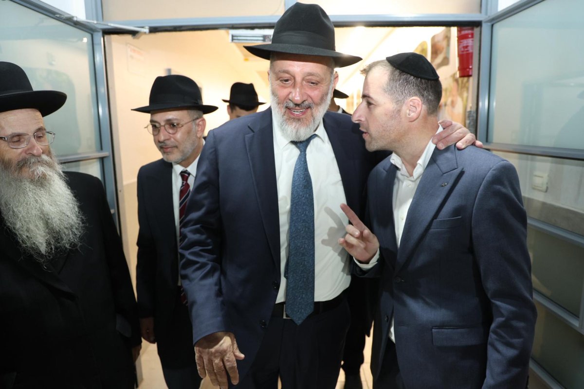 באדיבות המצלם