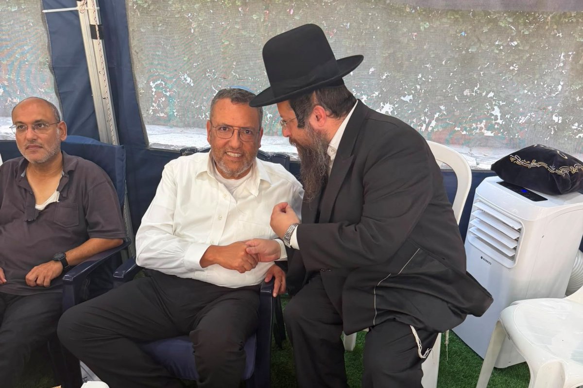 באדיבות המצלם