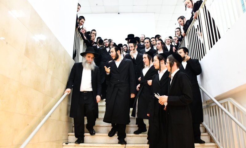 הגאון ר' איתמר גרבוז כבש את ישיבת באבוב בשיעור כללי