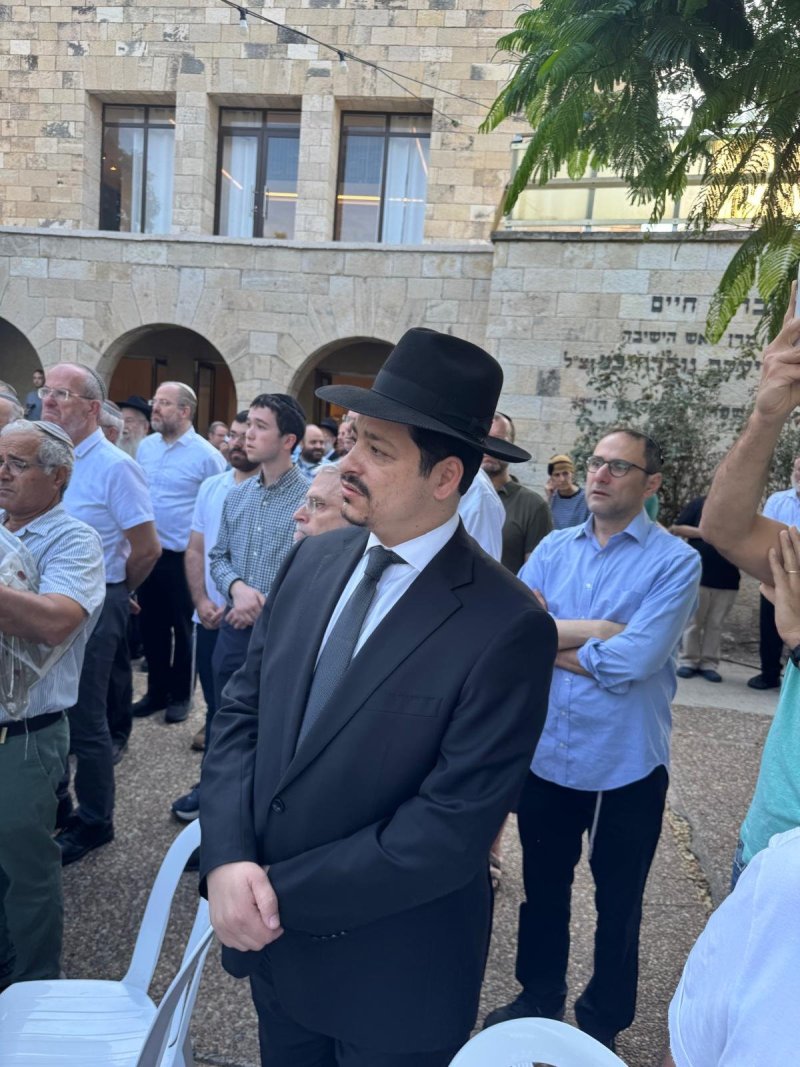 באדיבות המצלם