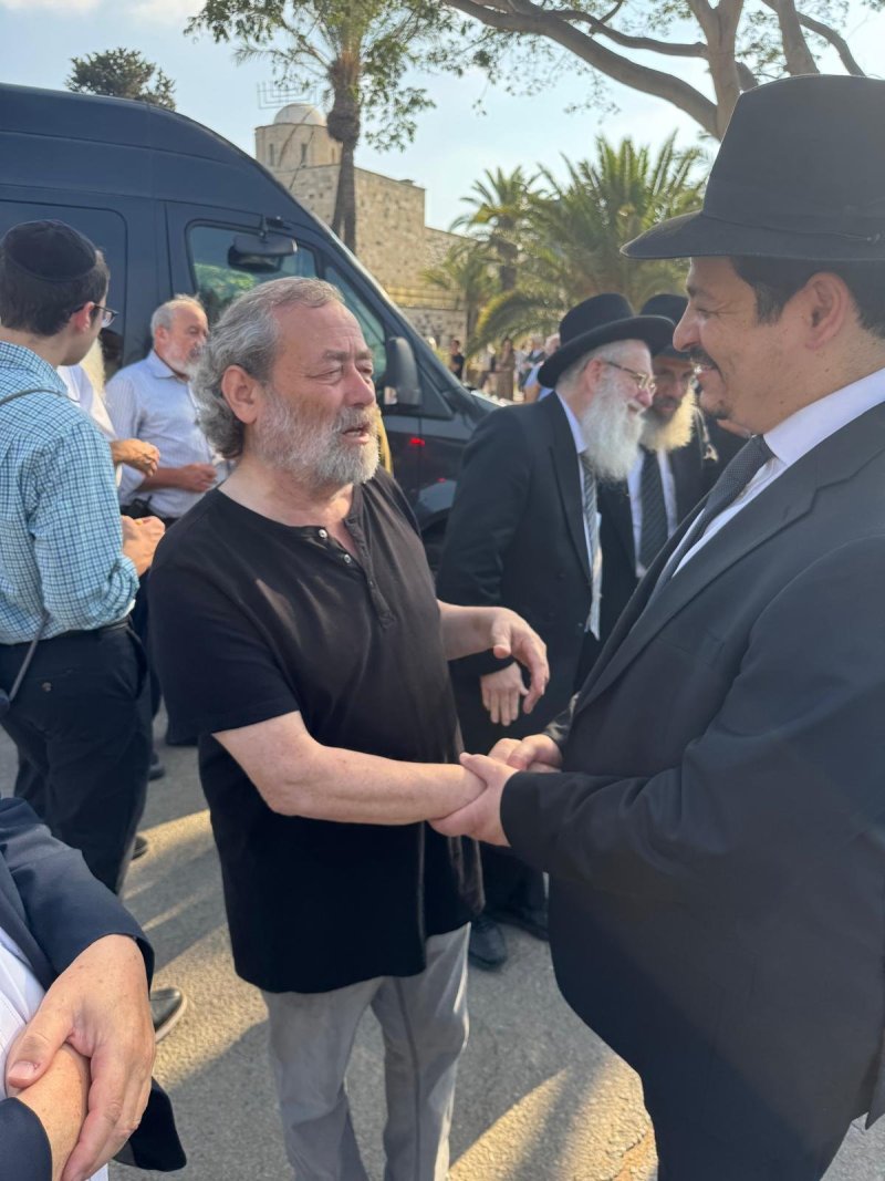באדיבות המצלם