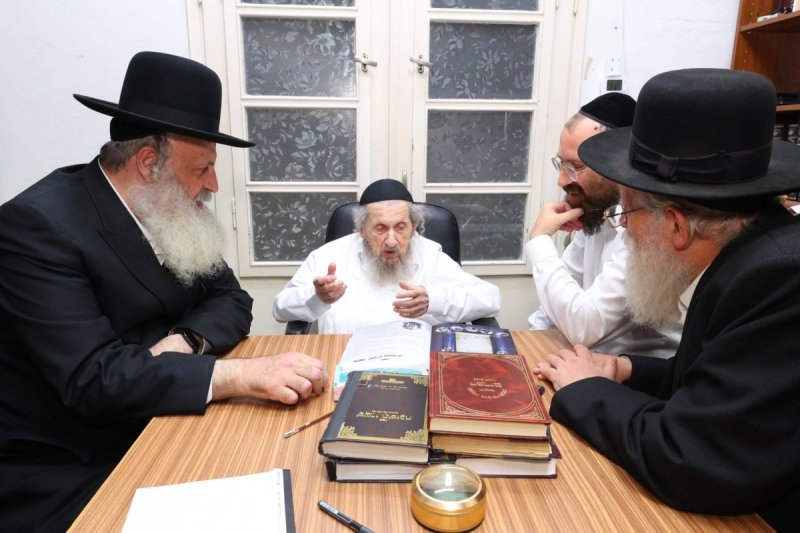 יח"צ