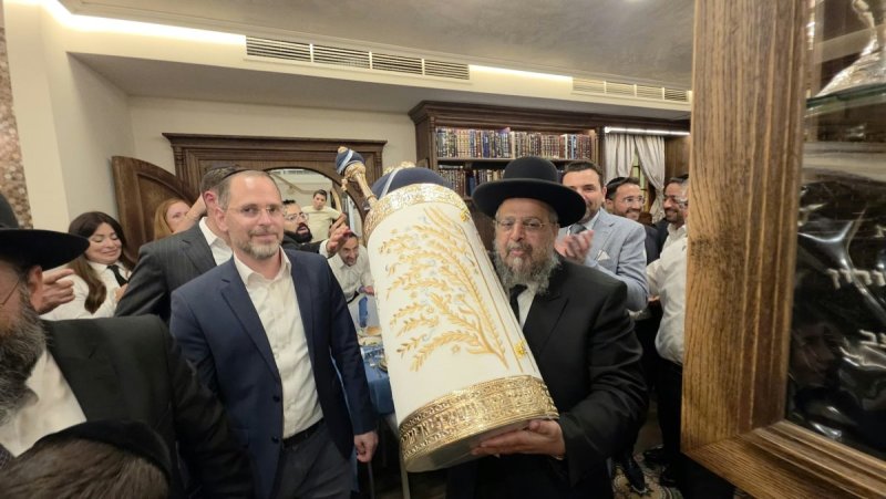 באדיבות המצלם