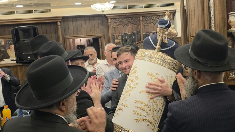 באדיבות המצלם