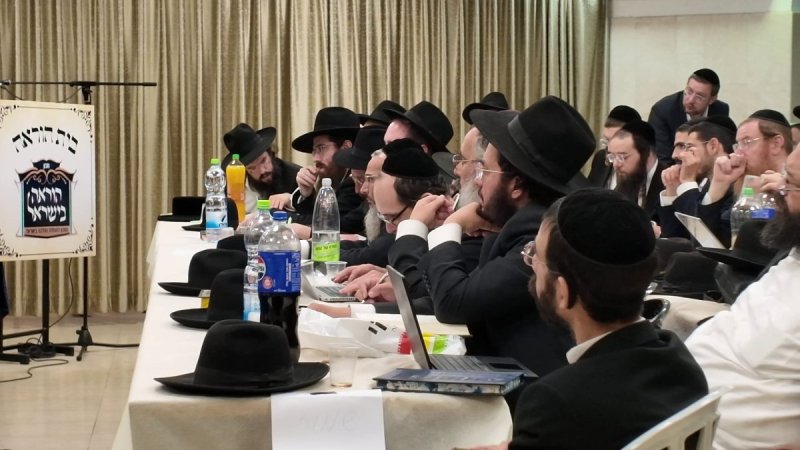 באדיבות המצלם