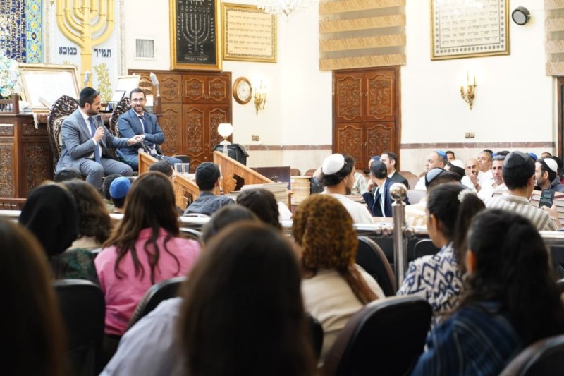 באדיבות המצלם