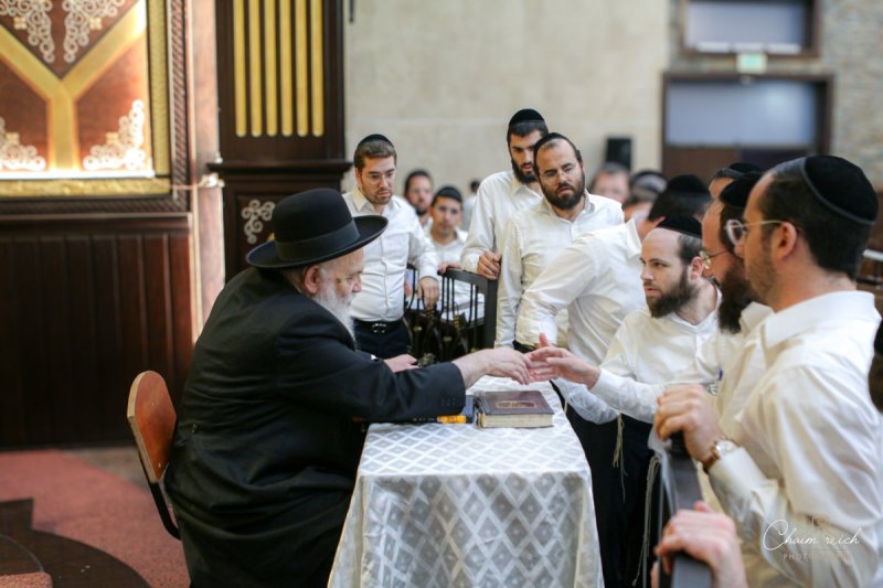 באדיבות המצלם