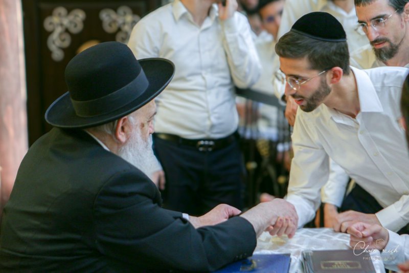 באדיבות המצלם