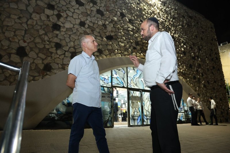 באדיבות המצלם