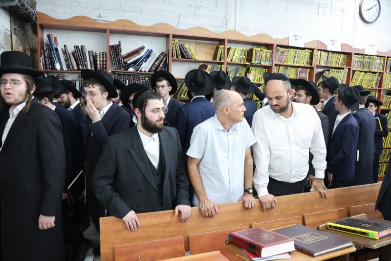 באדיבות המצלם