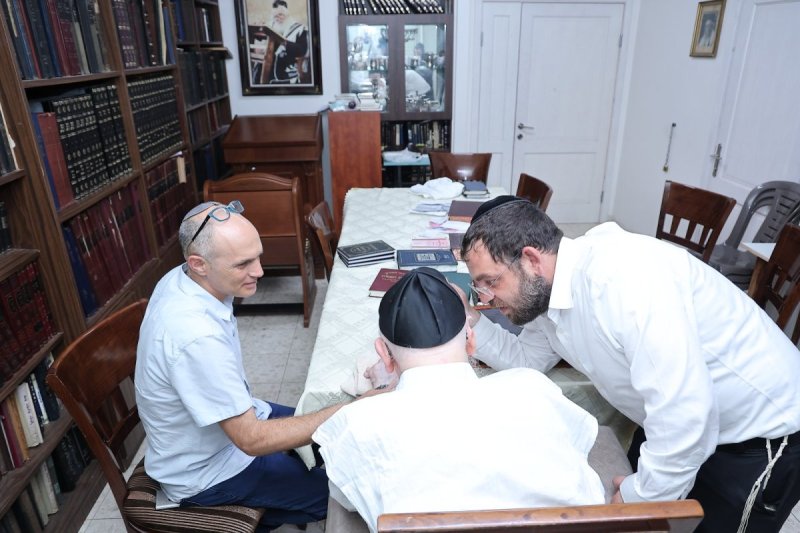 באדיבות המצלם