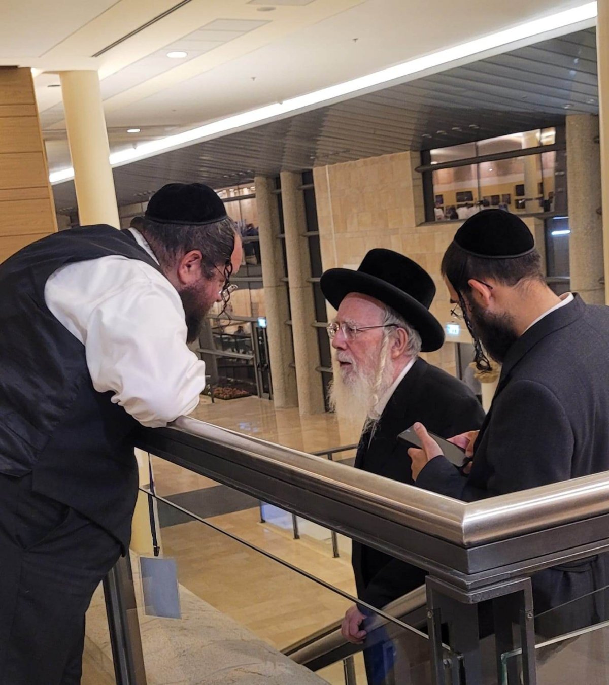 באדיבות המצלם