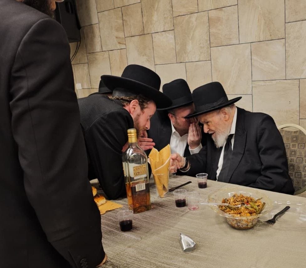 באדיבות המצלם