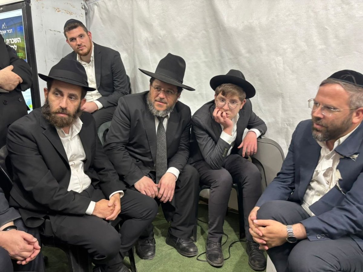 באדיבות המצלם