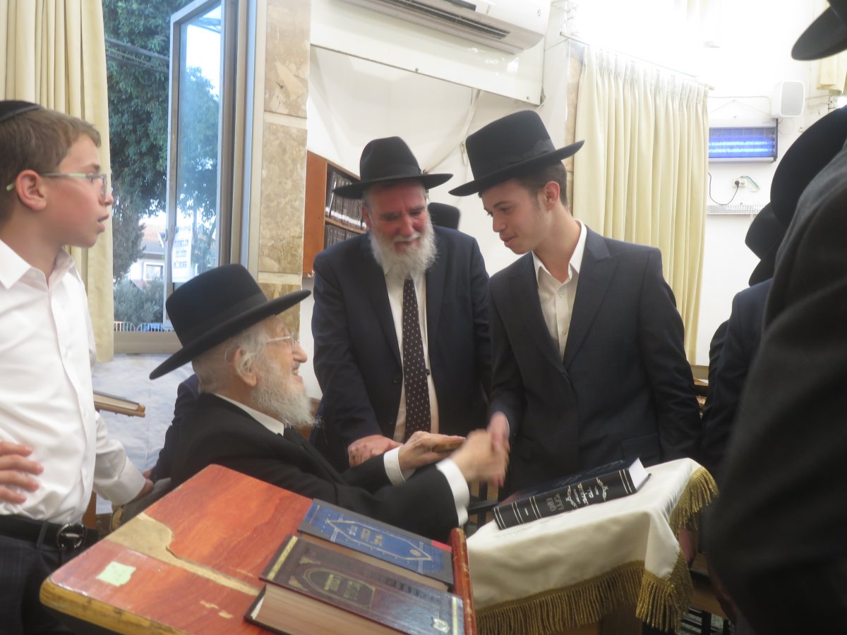 באדיבות המצלם