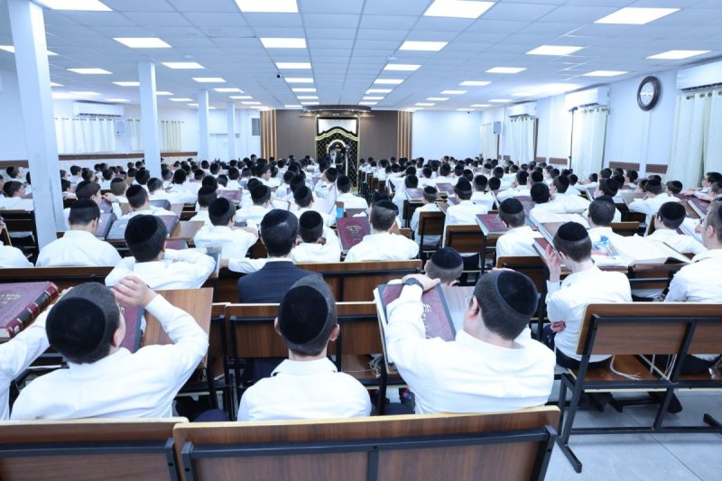 בצליל ובזמר הפקות