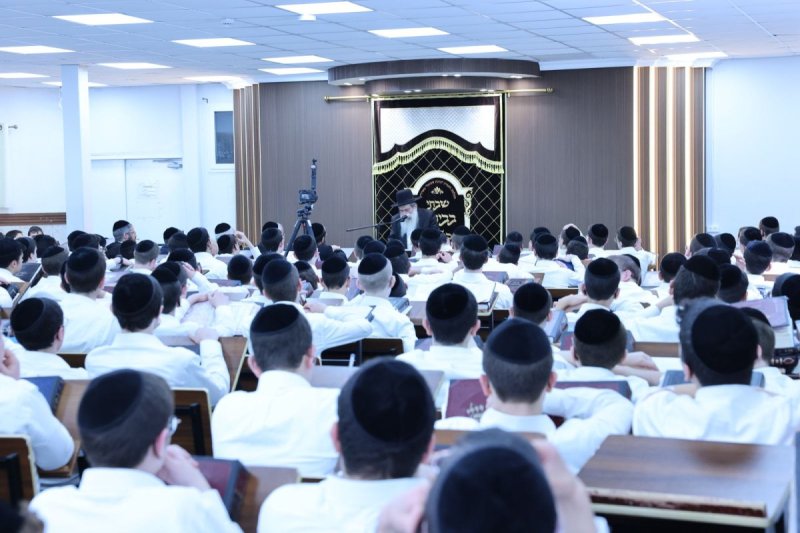 בצליל ובזמר הפקות