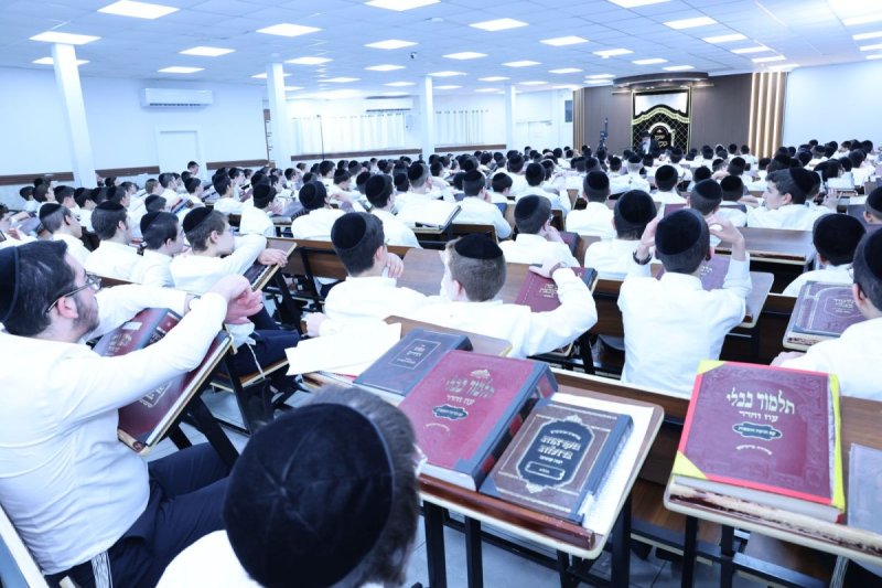 בצליל ובזמר הפקות