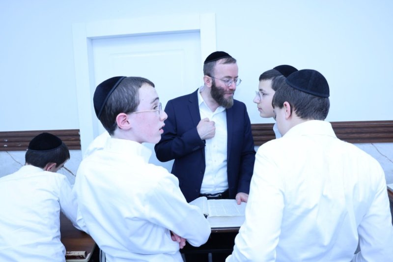 בצליל ובזמר הפקות