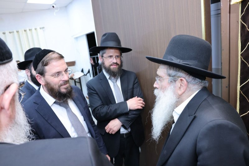 בצליל ובזמר הפקות