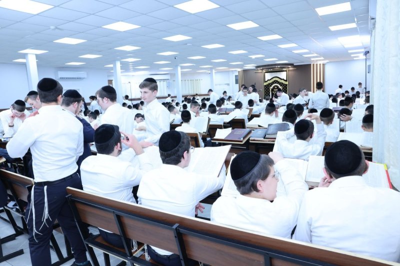 בצליל ובזמר הפקות