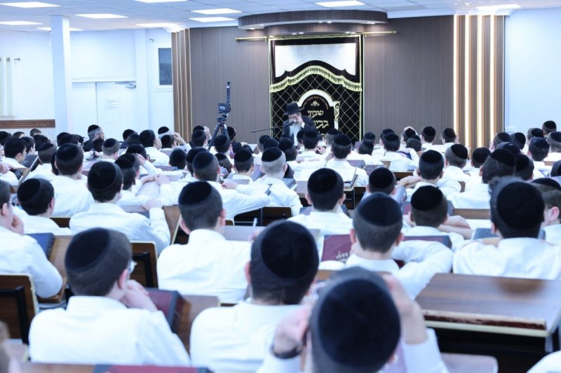 בצליל ובזמר הפקות
