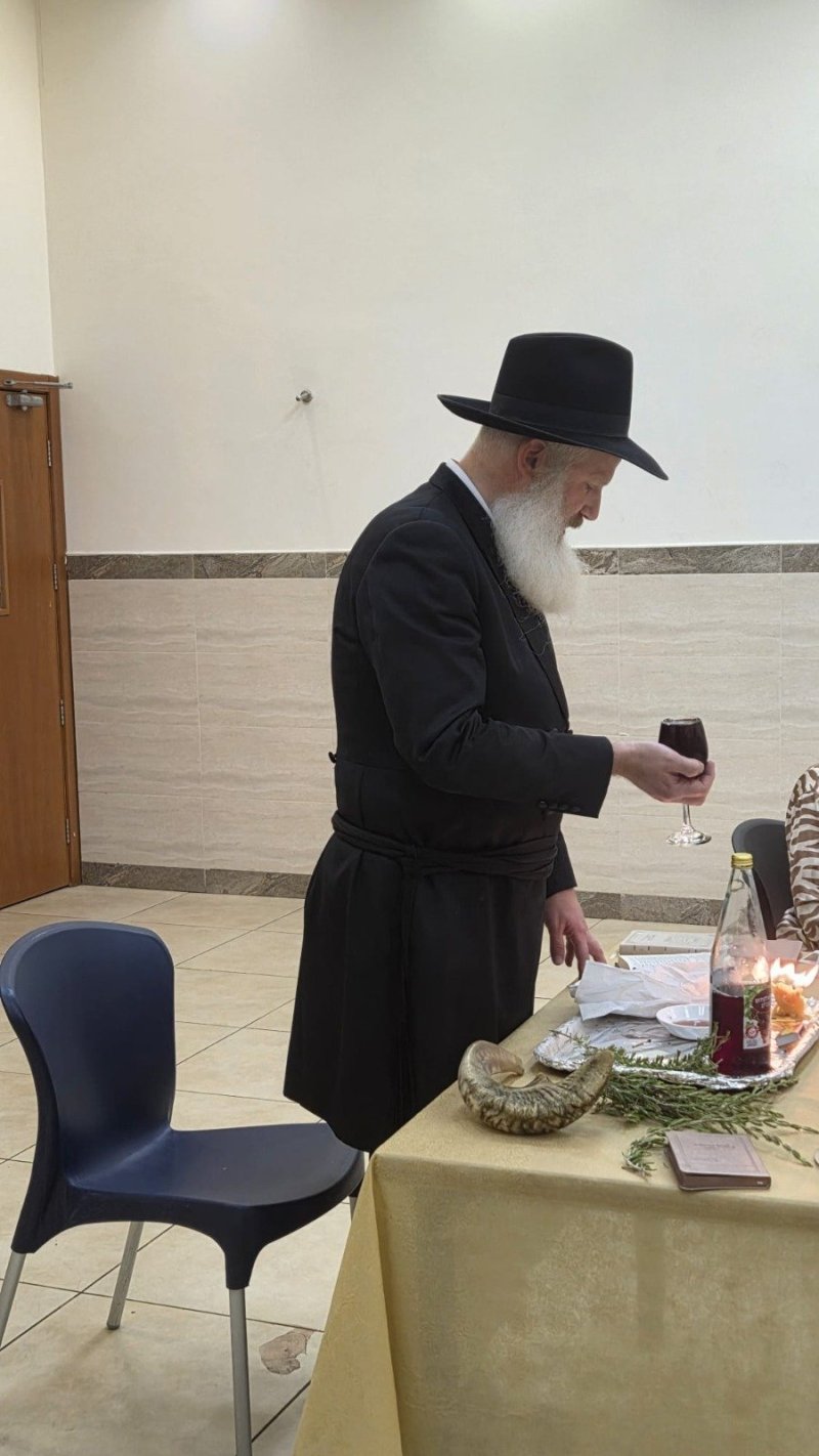 יחצ