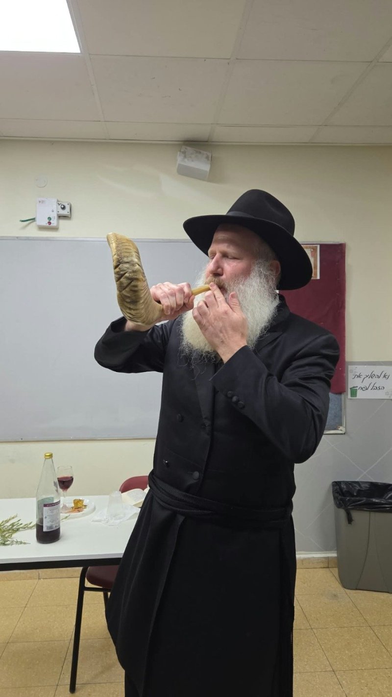 יחצ