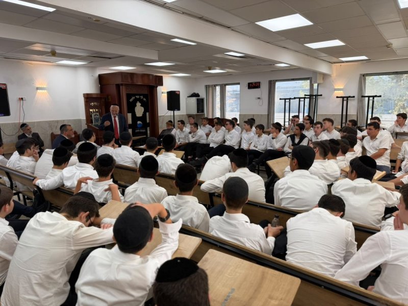 באדיבות המצלם