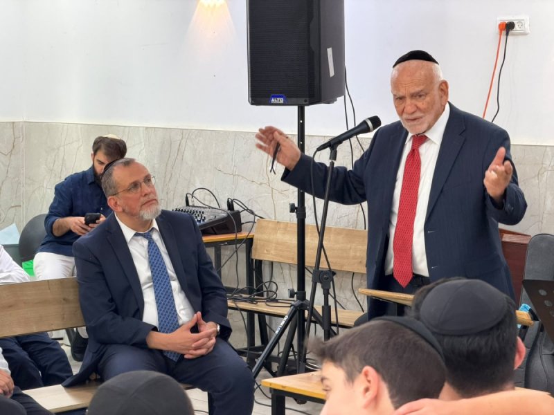 באדיבות המצלם