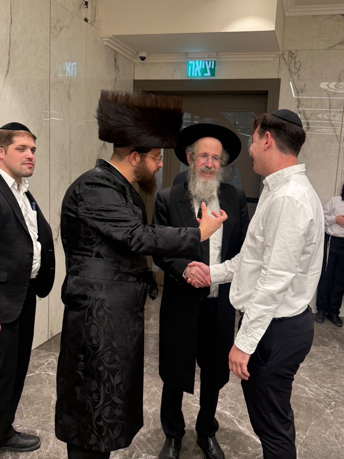 באדיבות המצלם