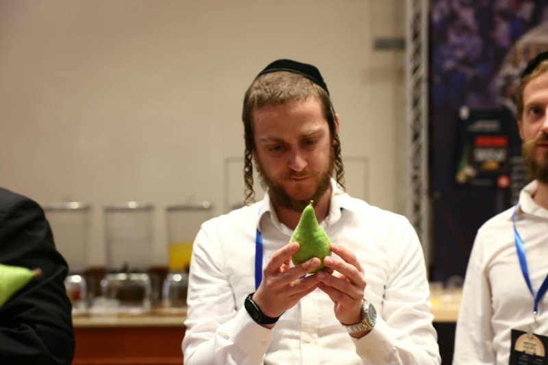  יעקב נחומי