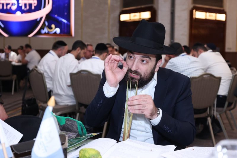  יעקב נחומי