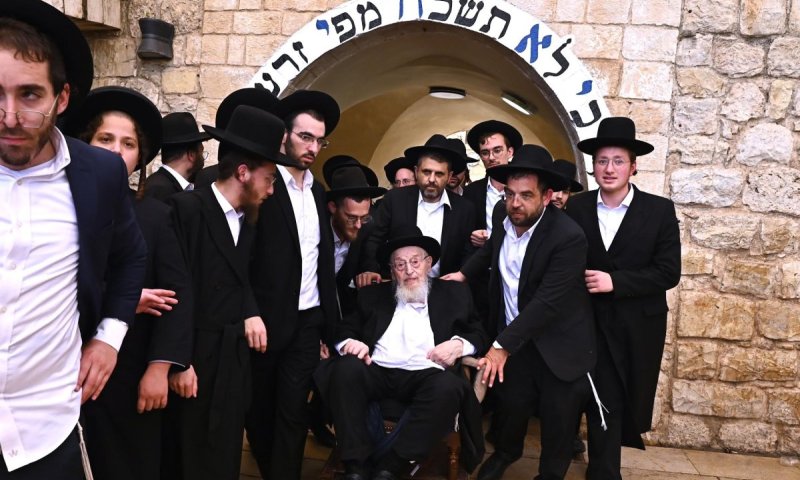 המסע המפתיע לקראת יום כיפור: ראש הישיבה עלה לציון הרשב"י | צפו בתיעוד