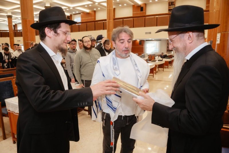 לוי נאזרוב