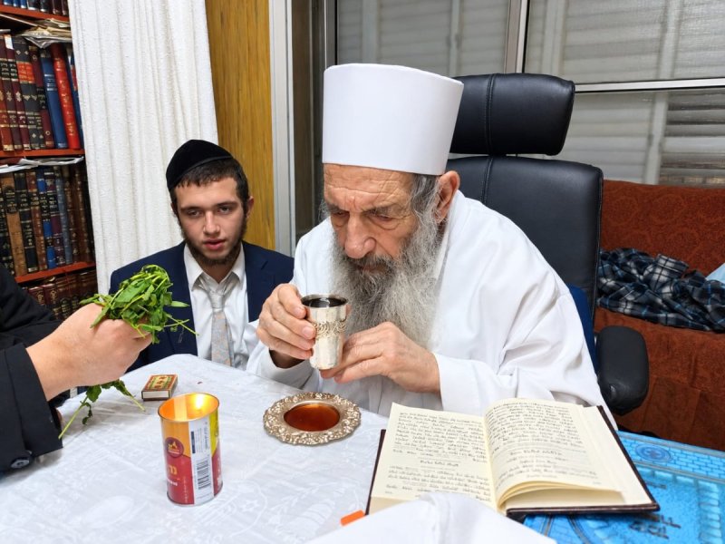 באדיבות המצלם