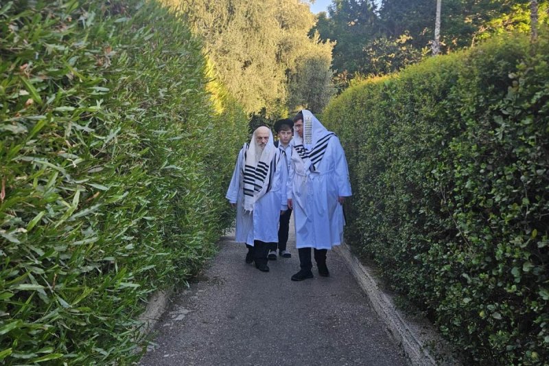 באדיבות המצלם