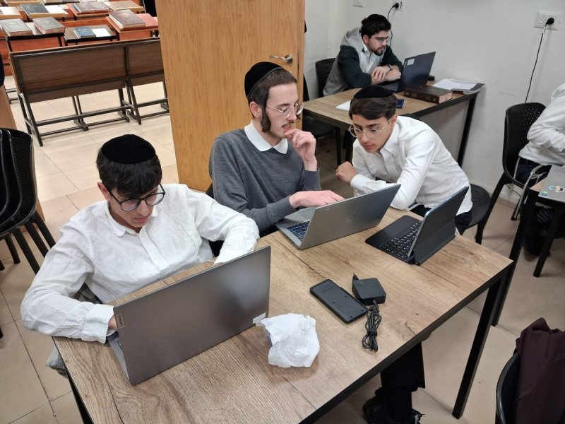 יחצ