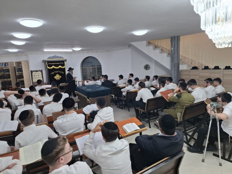 יחצ
