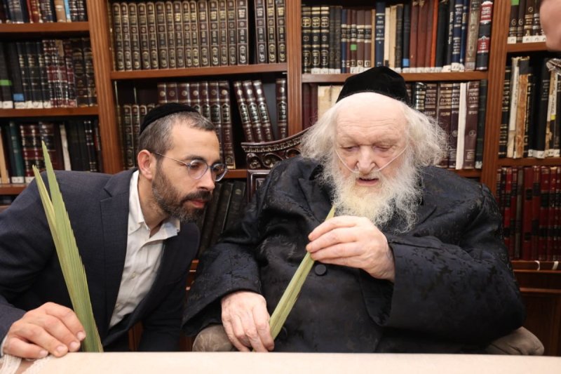 יחצ