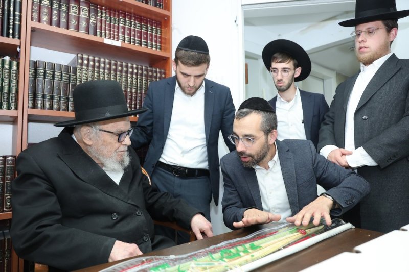 יחצ