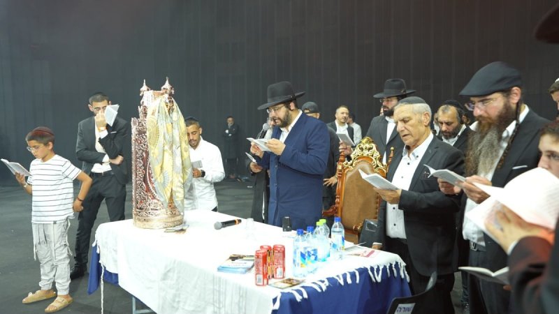 באדיבות המצלם