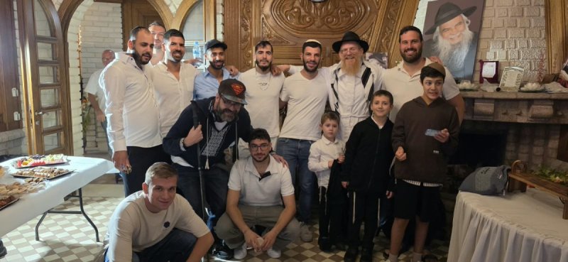 באדיבות המצלם