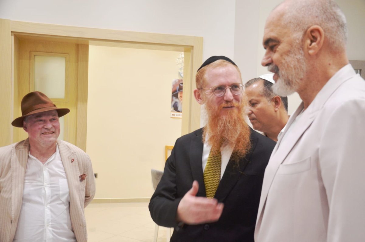 באדיבות המצלם