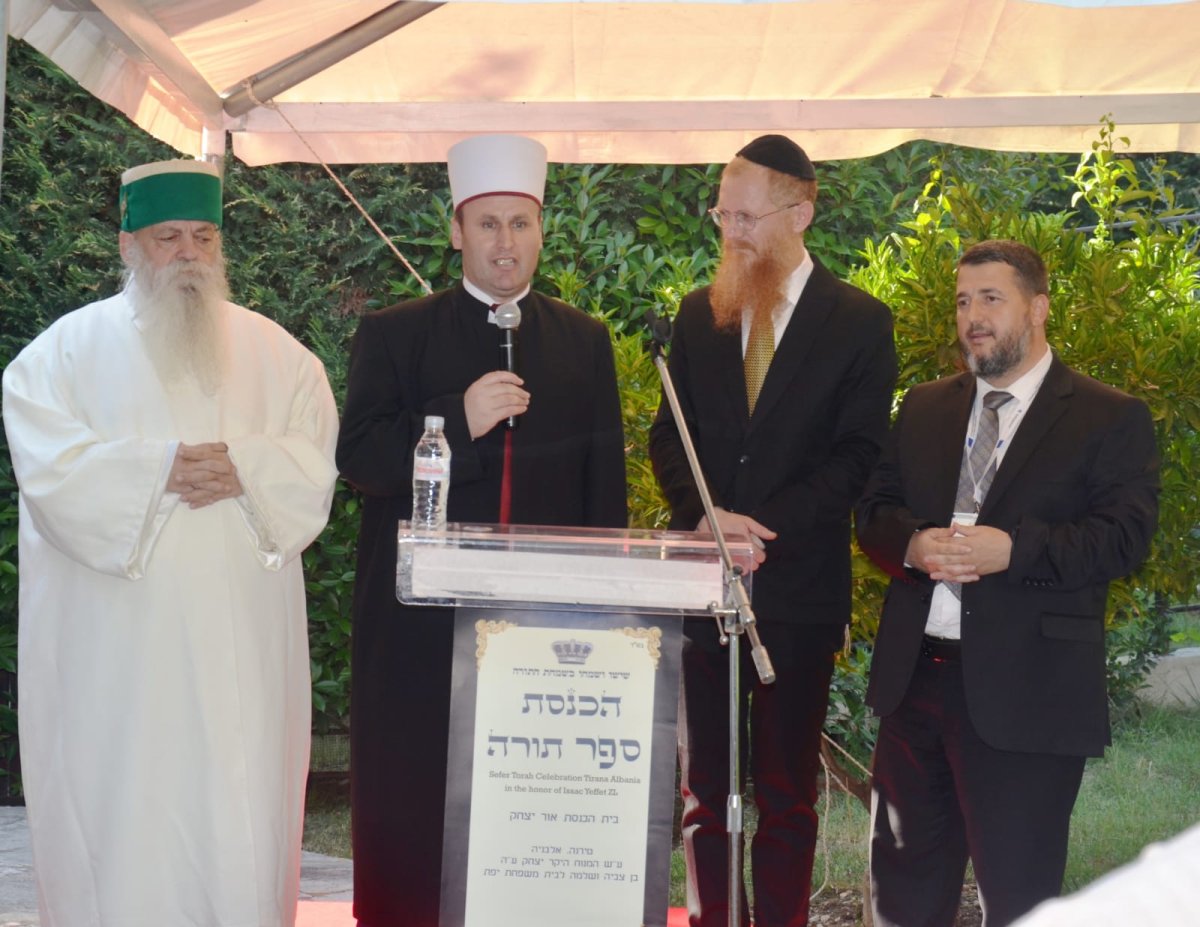 באדיבות המצלם