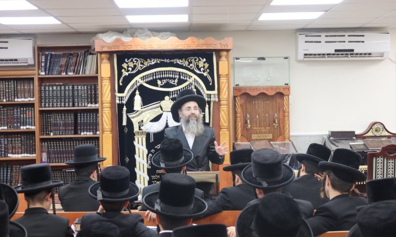 משאות חיזוק של המשפיע הגר"י דייטש בהיכלי הישיבות החסידיות